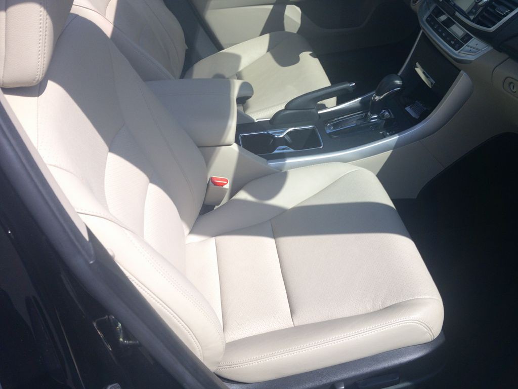 2015 Honda Accord Image 9