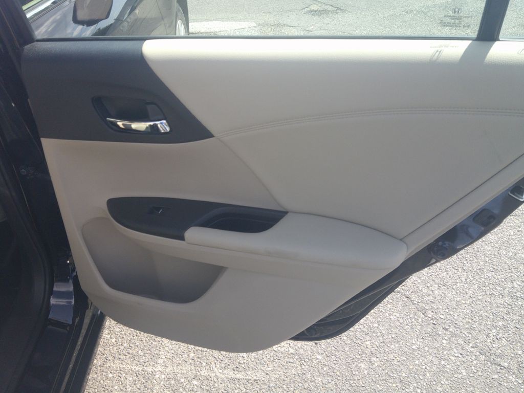 2015 Honda Accord Image 14