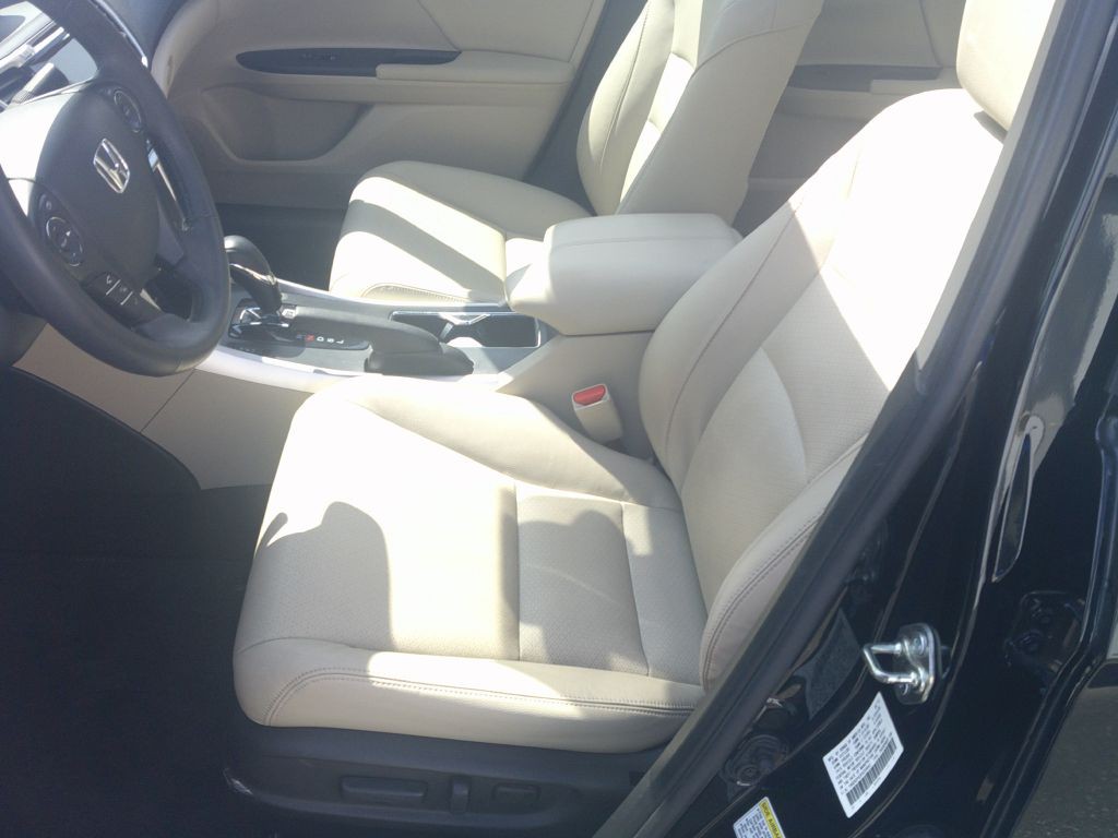 2015 Honda Accord Image 17