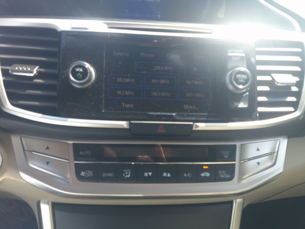 2015 Honda Accord Image 23