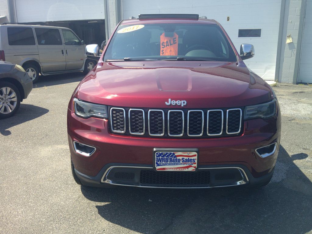 2017 Jeep Grand Cherokee Image 2