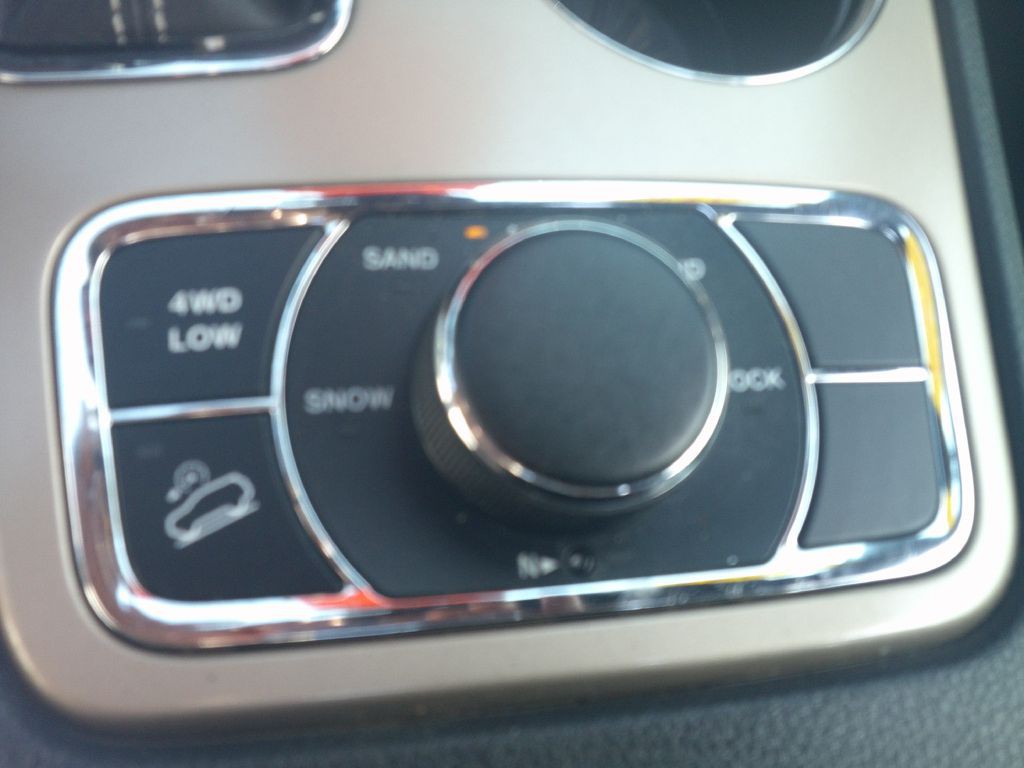 2017 Jeep Grand Cherokee Image 19