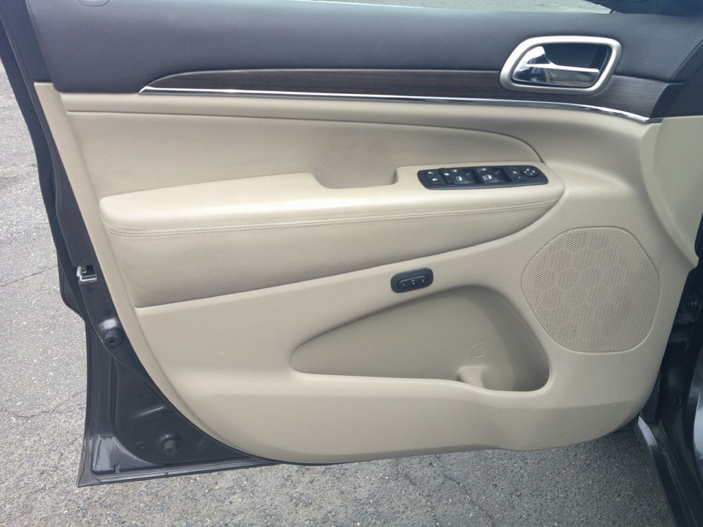 2014 Jeep Grand Cherokee Image 16