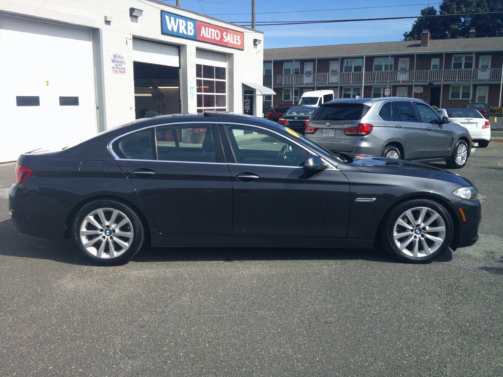 2016 BMW 5 Series Image 8