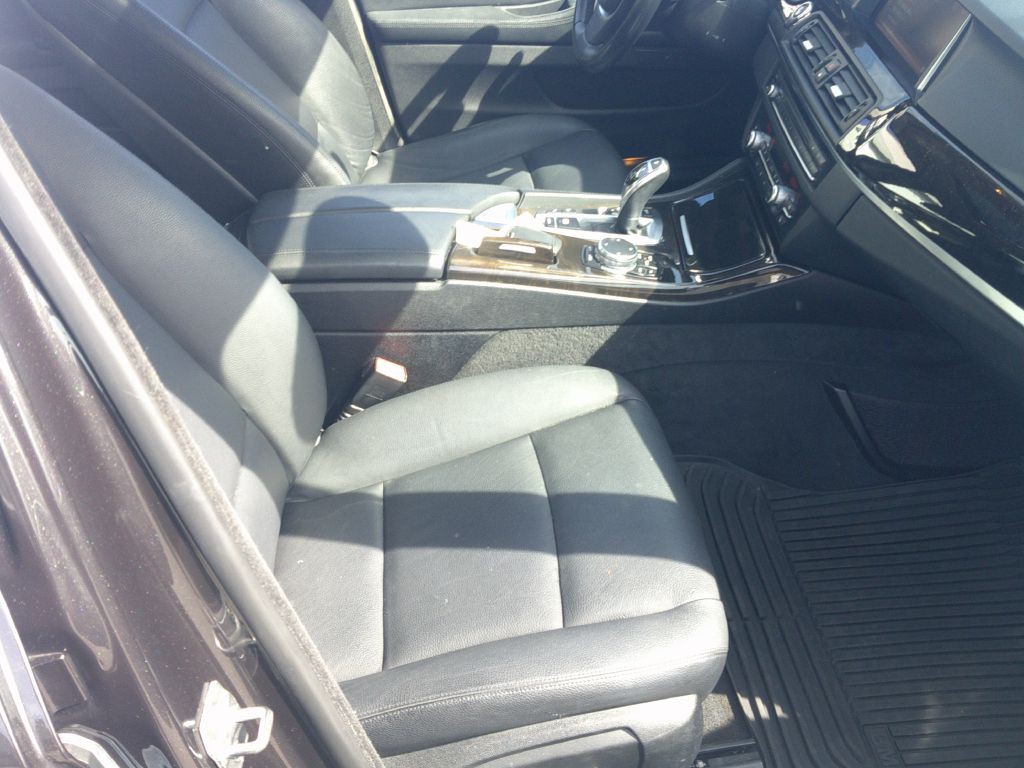 2016 BMW 5 Series Image 9