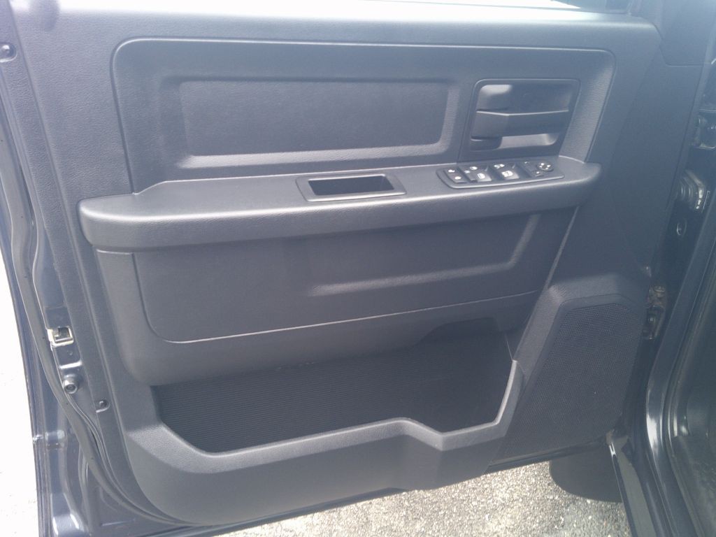 2016 RAM 1500 Image 10