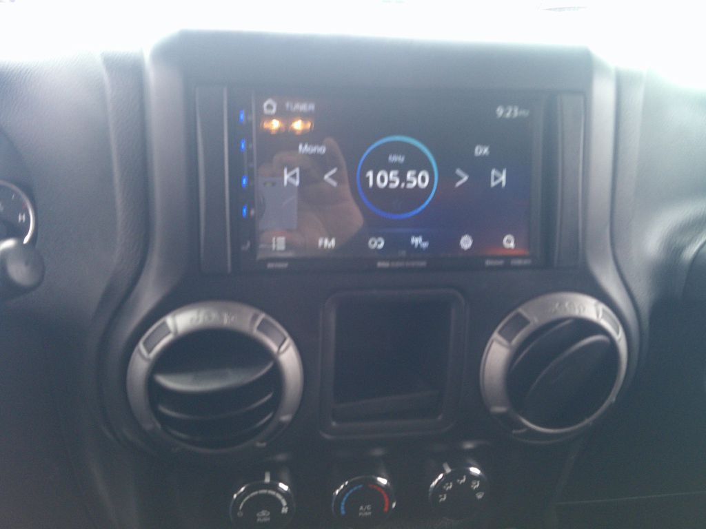 2013 Jeep Wrangler Image 12
