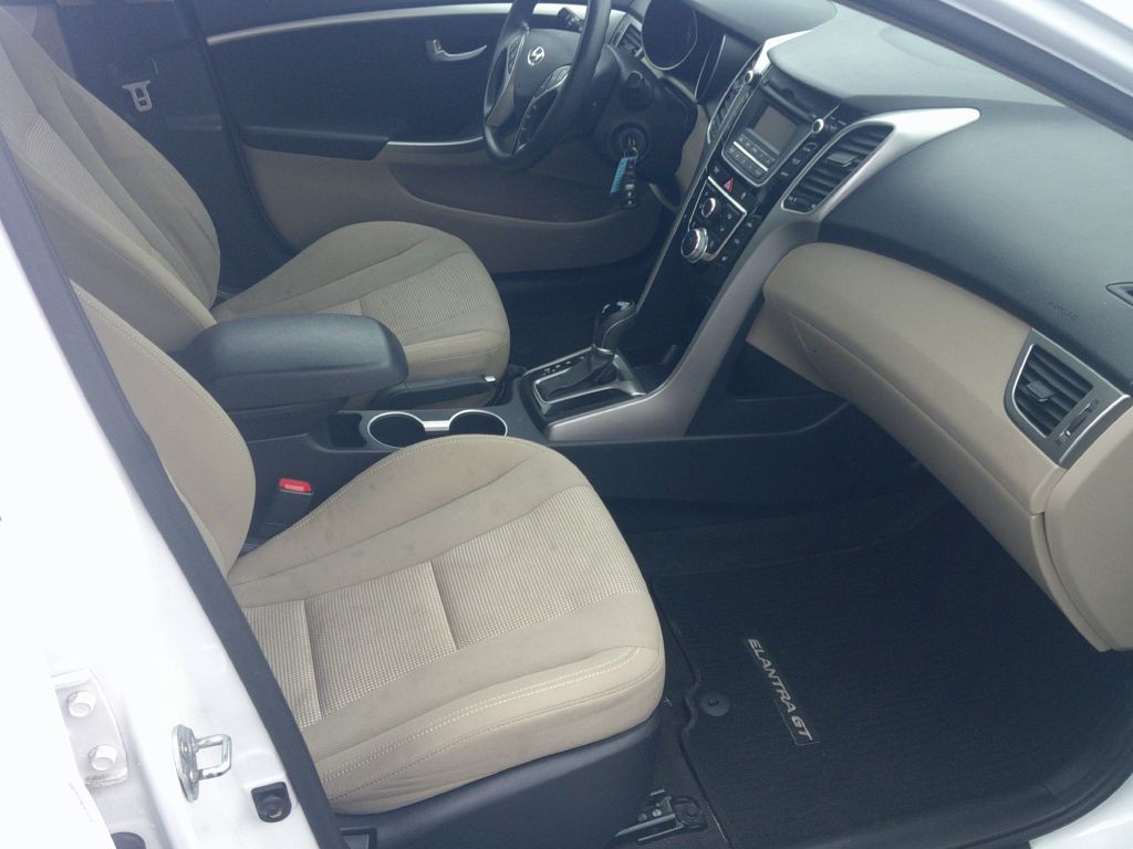 2014 Hyundai Elantra Image 9