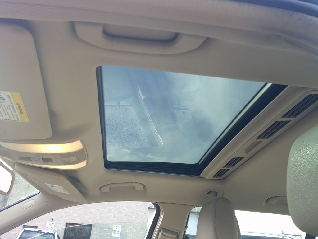 2015 Mercedes-Benz E-Class Image 11