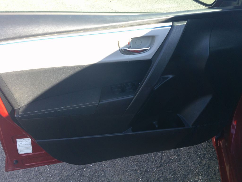 2015 Toyota Corolla Image 10