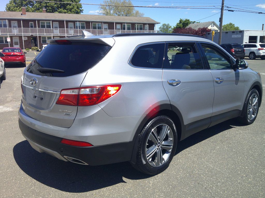 2016 Hyundai Santa Fe Image 7