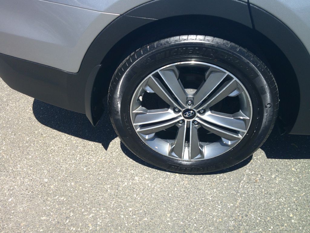 2016 Hyundai Santa Fe Image 9