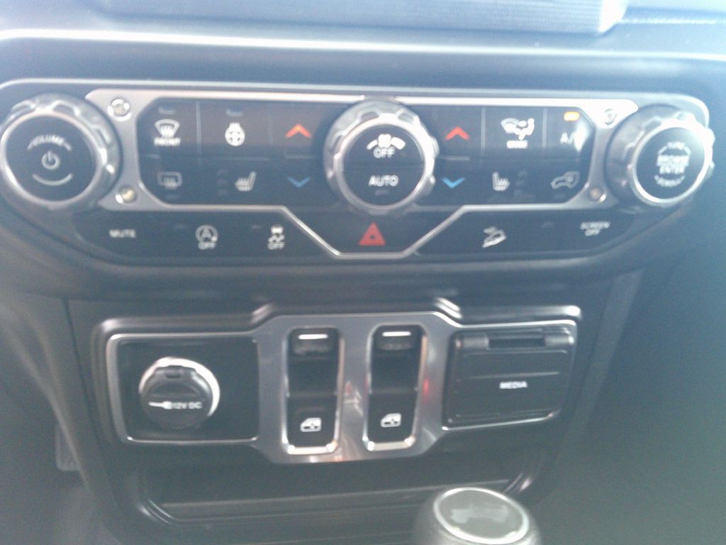 2020 Jeep Wrangler Image 16