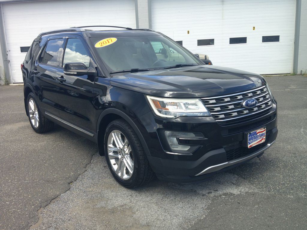 2017 Ford Explorer Image 1