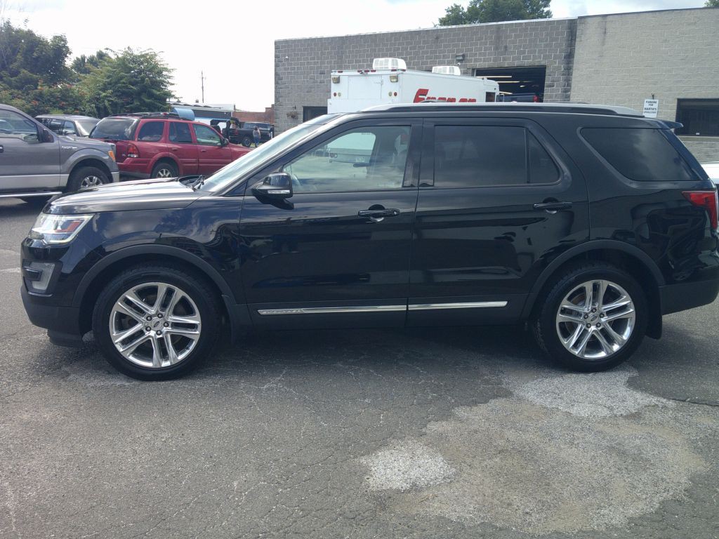 2017 Ford Explorer Image 4