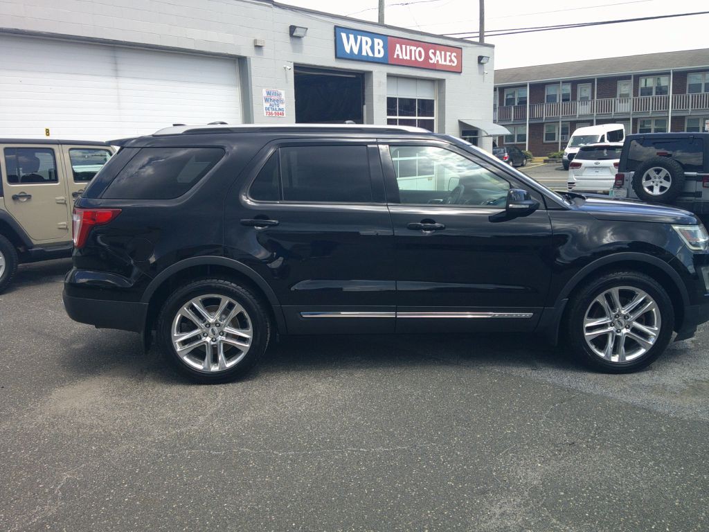 2017 Ford Explorer Image 8