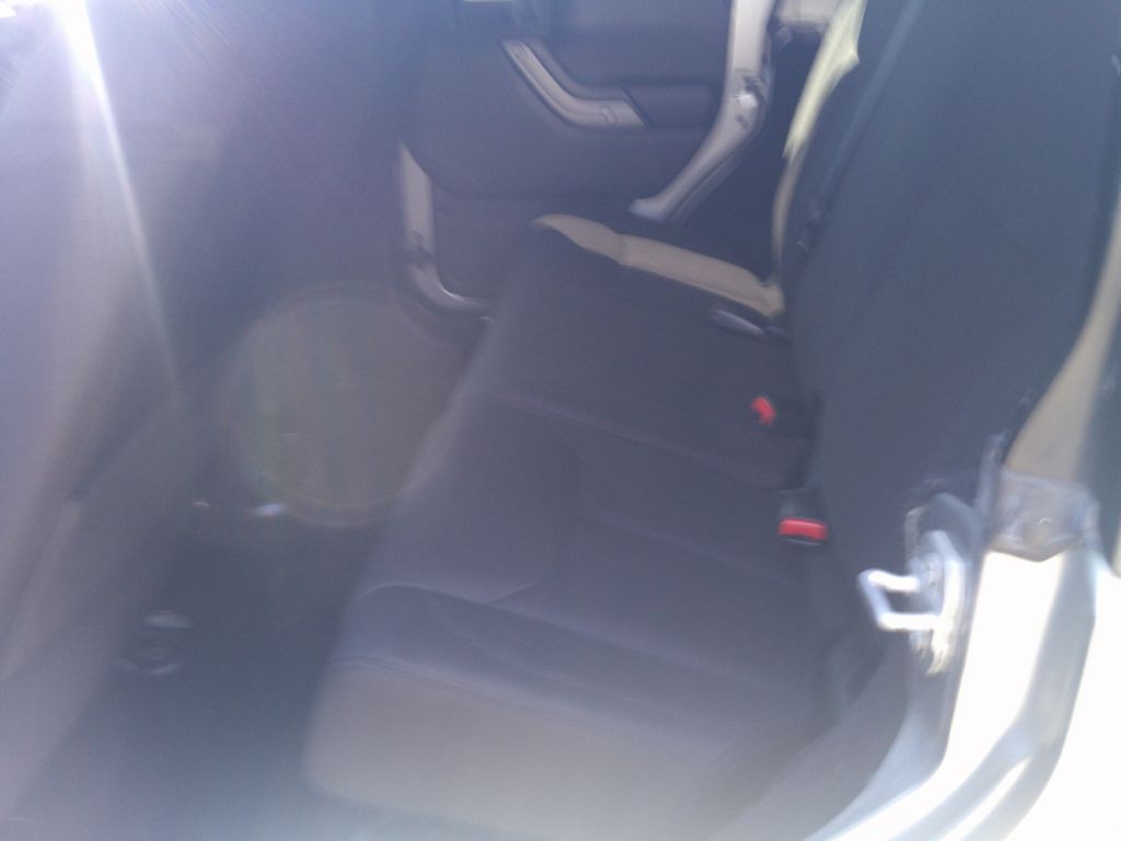 2016 Jeep Wrangler Unlimited Image 14