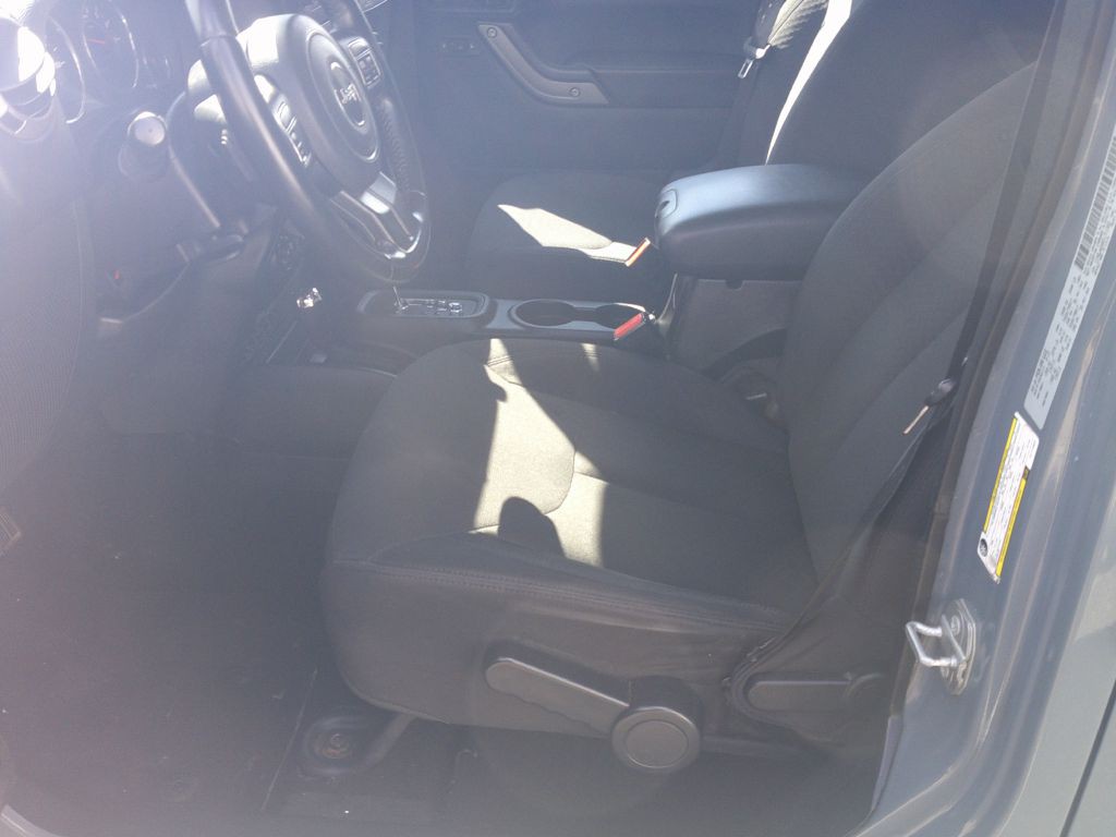 2015 Jeep Wrangler Unlimited Image 13