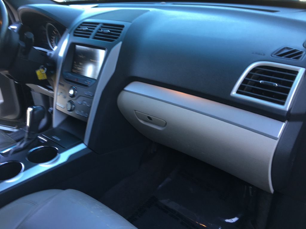 2013 Ford Explorer Image 24