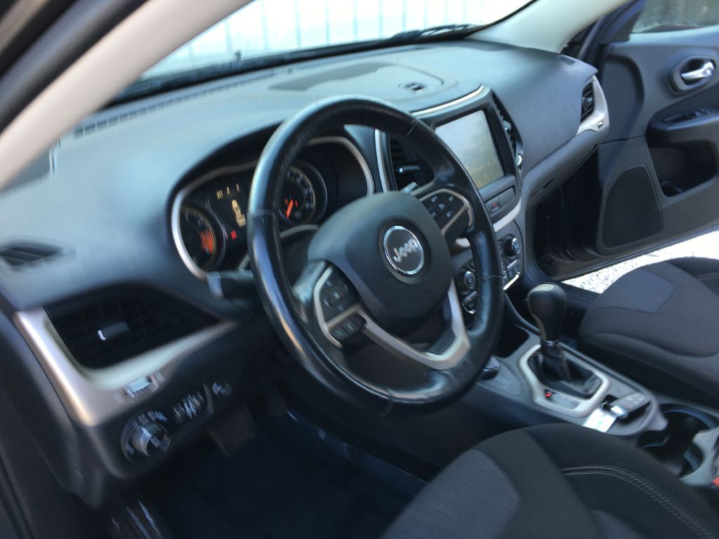 2015 Jeep Cherokee Image 16