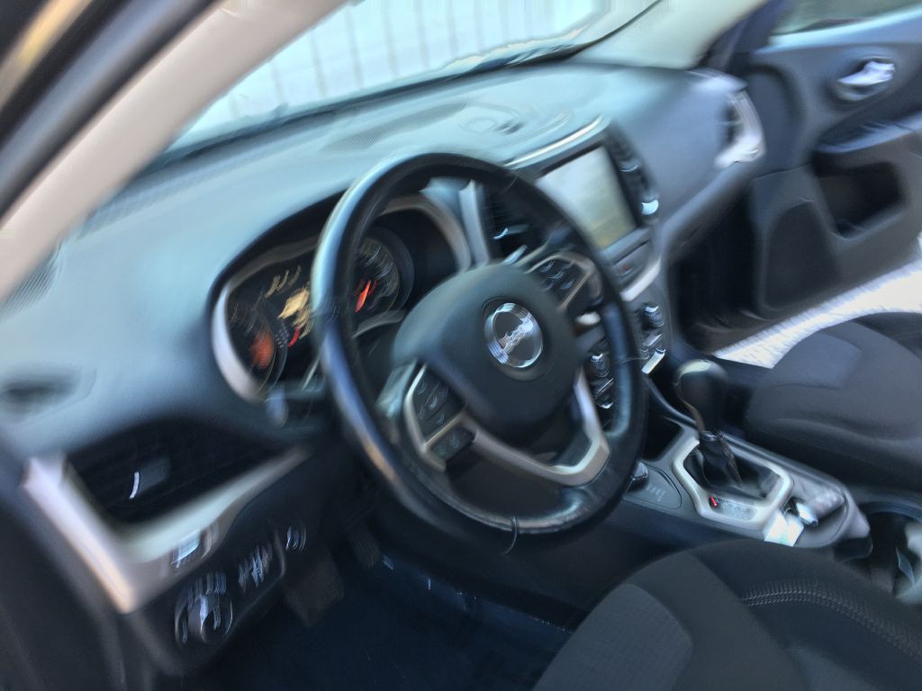 2015 Jeep Cherokee Image 17