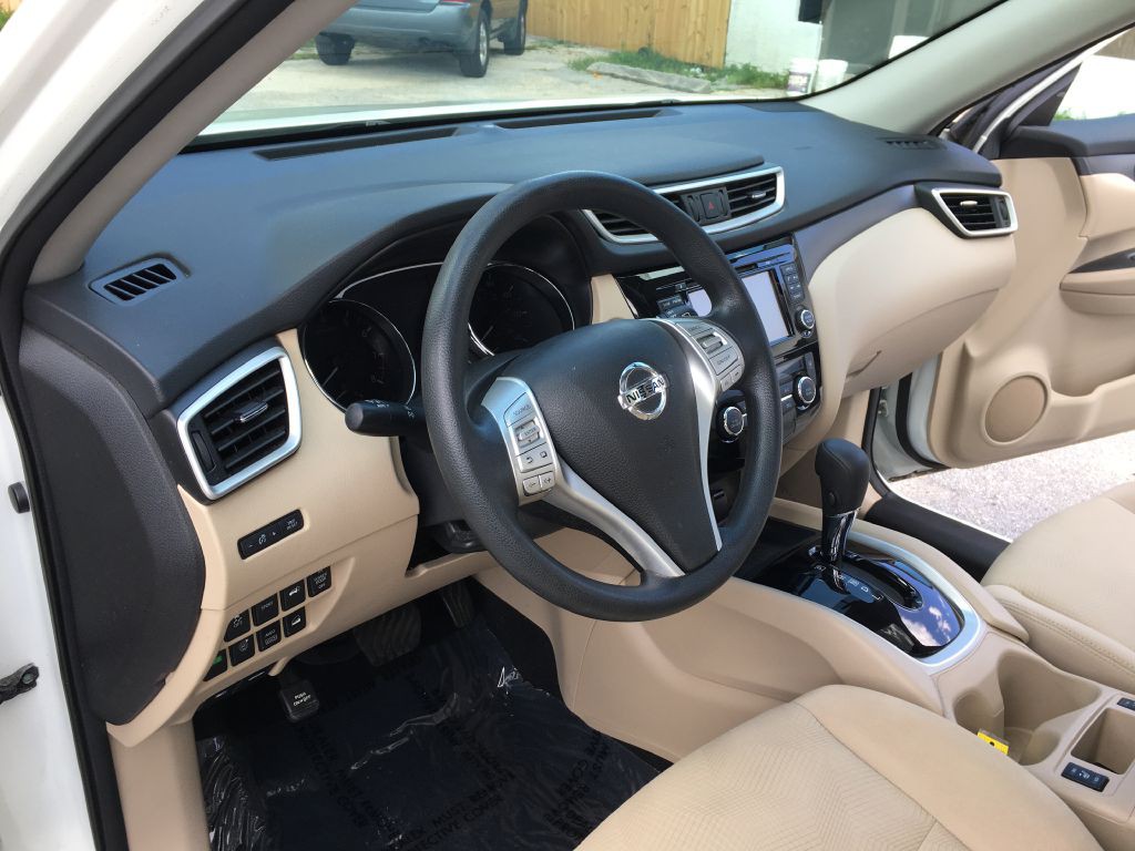2016 Nissan Rogue Image 16