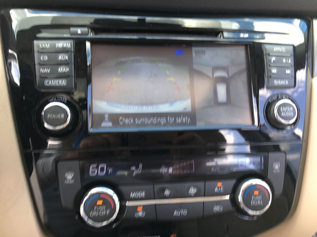 2016 Nissan Rogue Image 18