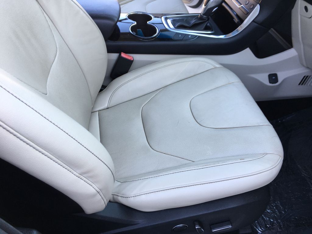 2015 Ford Edge Image 17