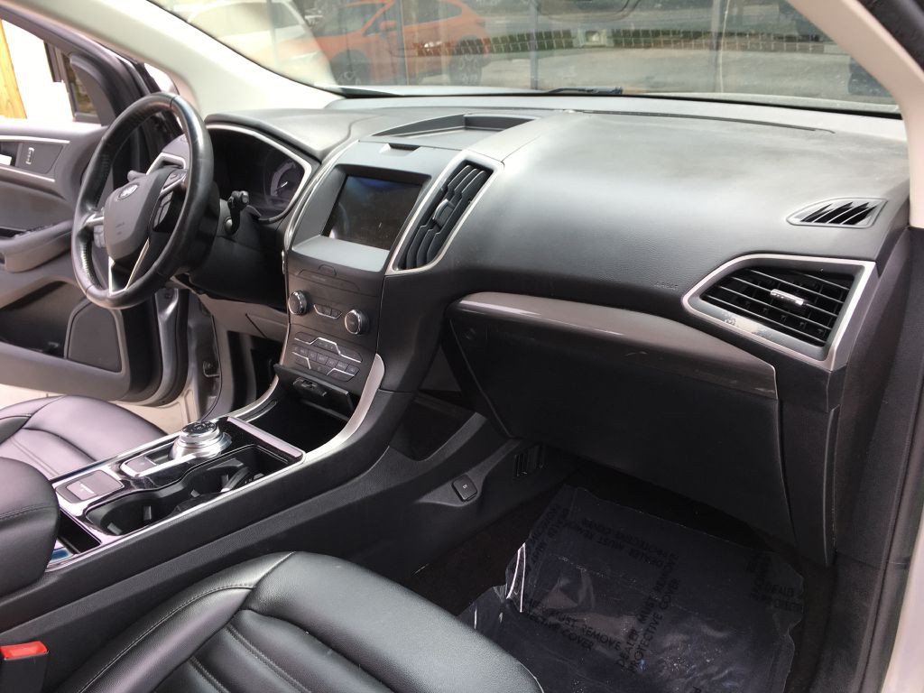 2020 Ford Edge Image 14