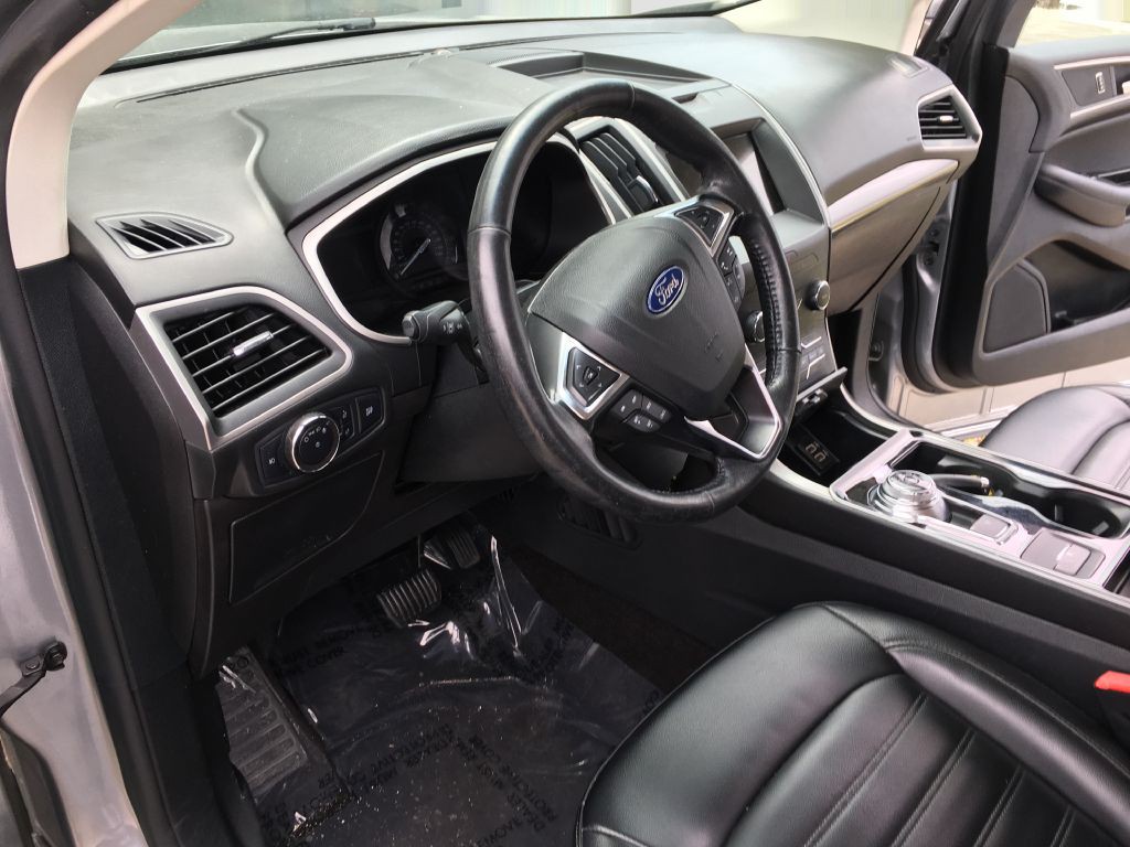 2020 Ford Edge Image 18