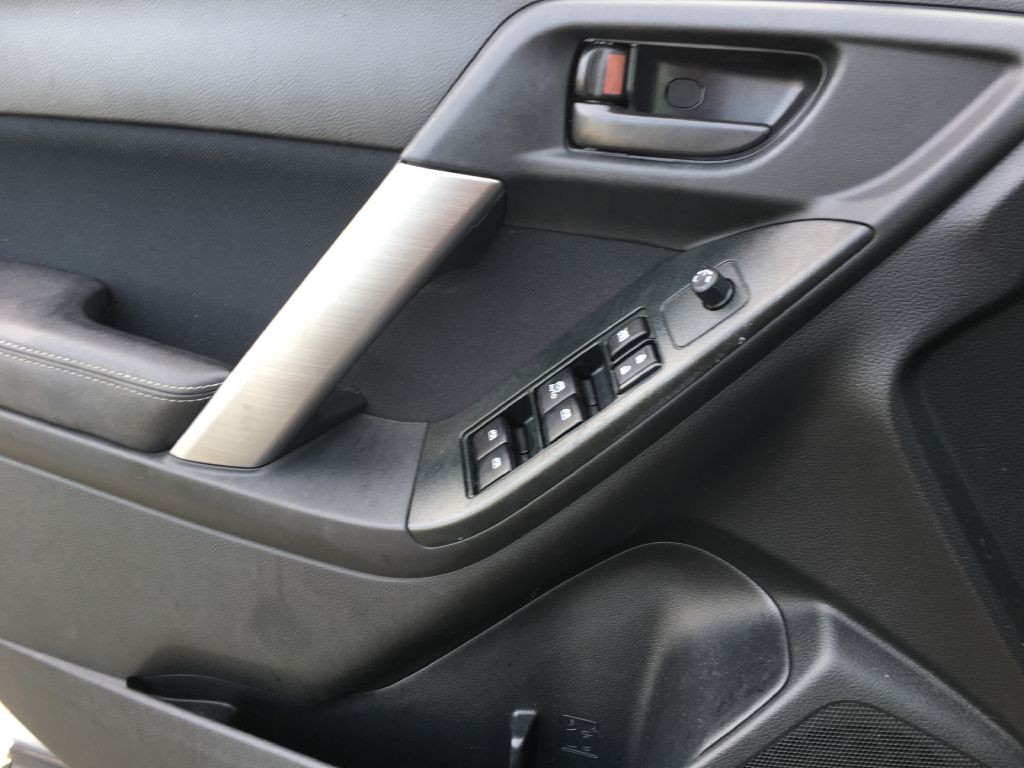 2016 Subaru Forester Image 10