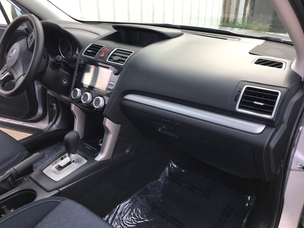 2016 Subaru Forester Image 16