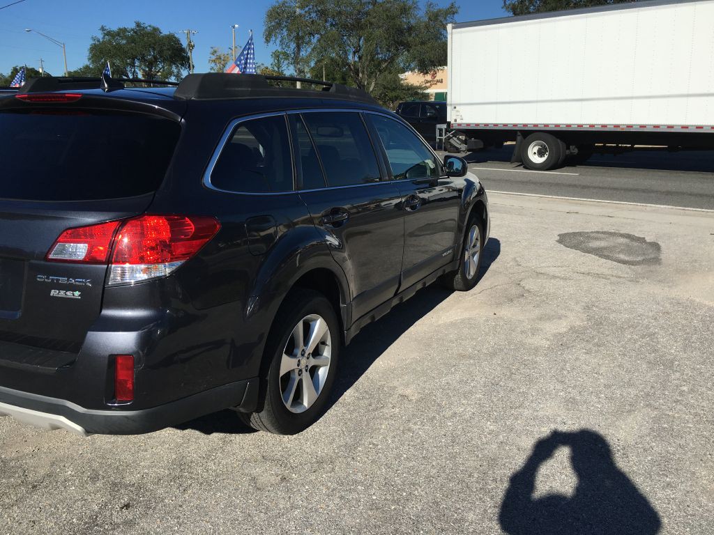 2013 Subaru Outback Image 8