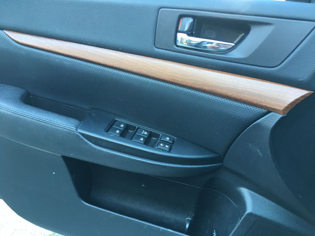 2013 Subaru Outback Image 10