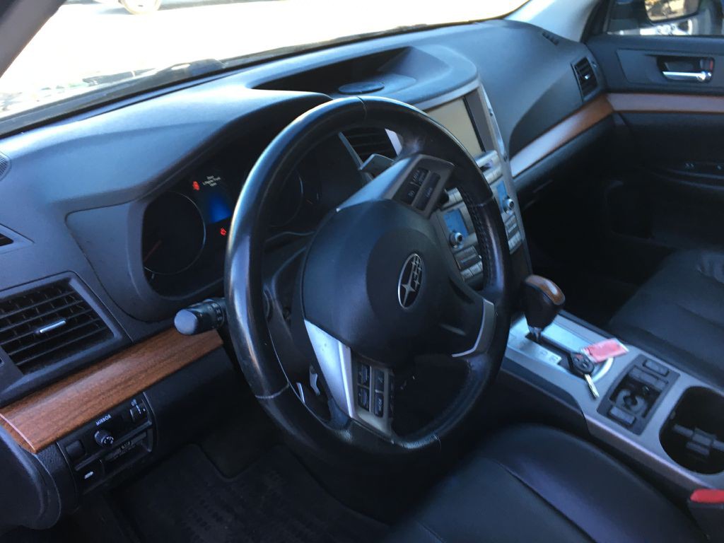2013 Subaru Outback Image 11