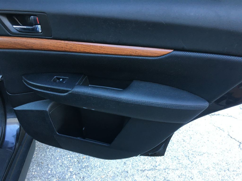 2013 Subaru Outback Image 17