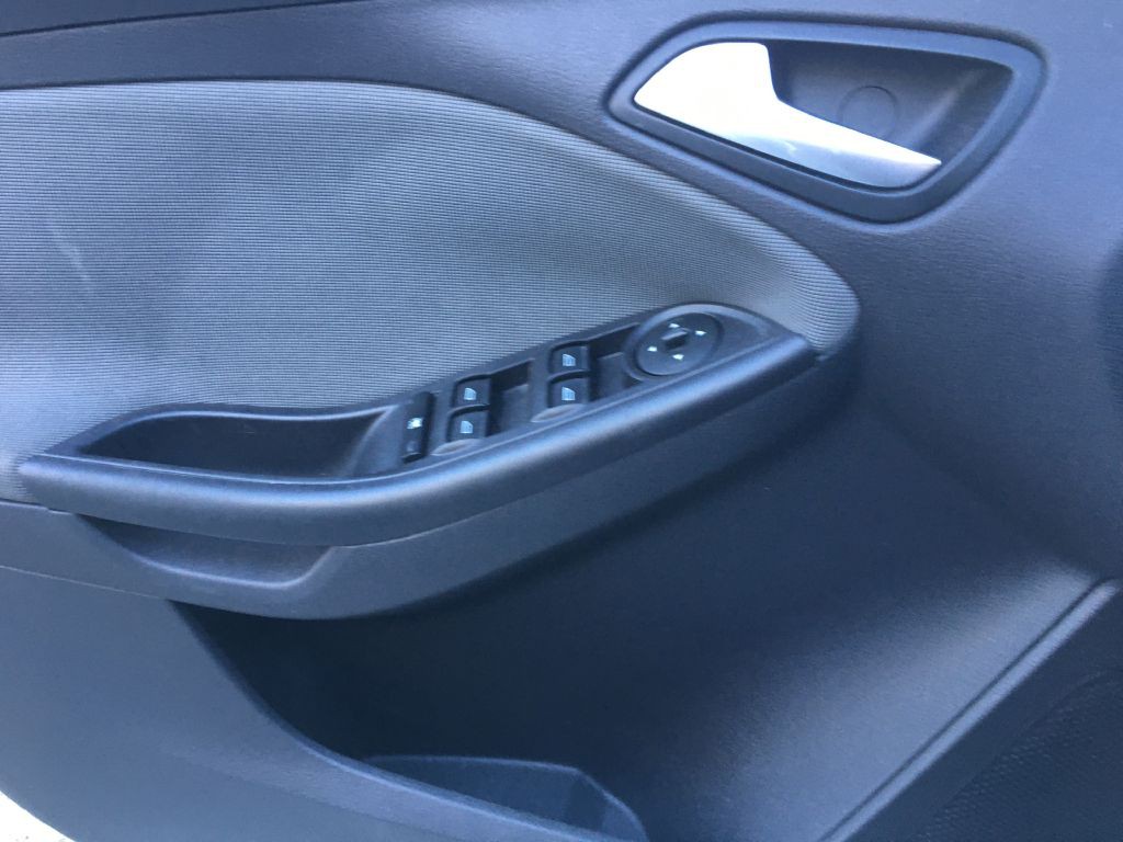 2014 Ford Focus Image 11