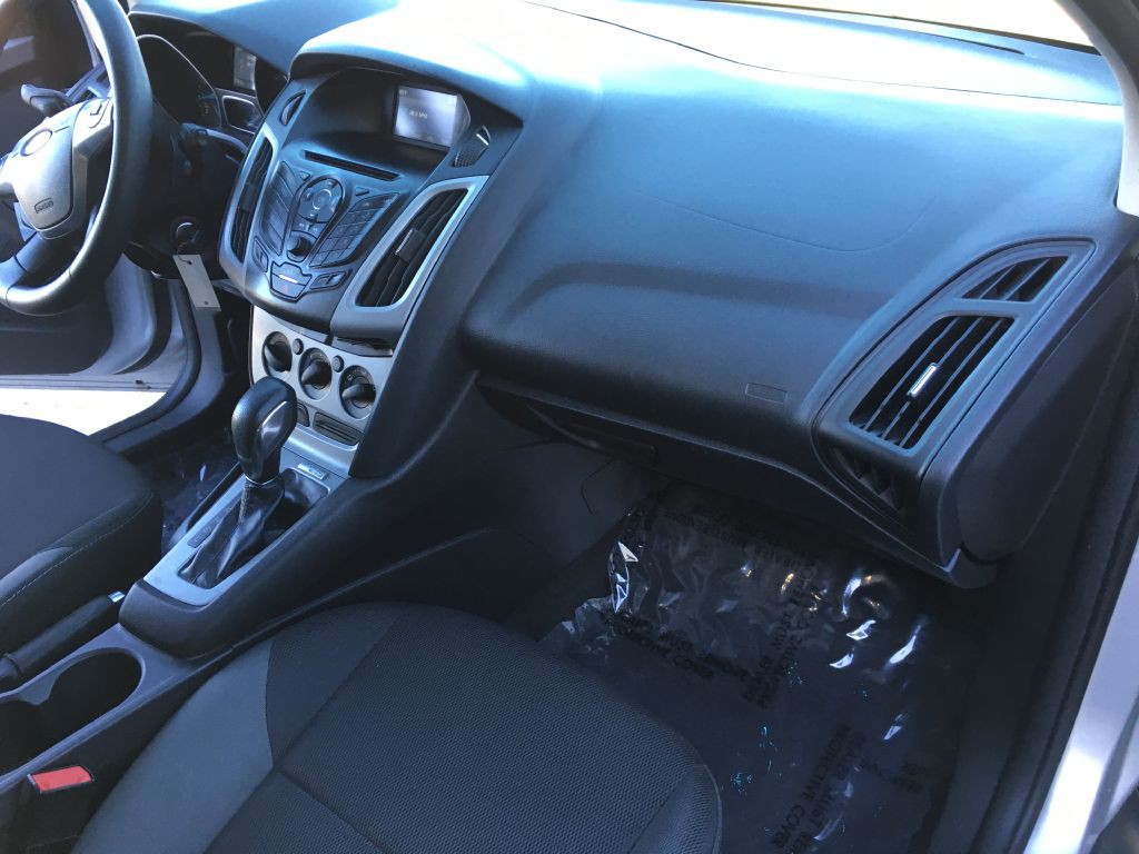 2014 Ford Focus Image 16