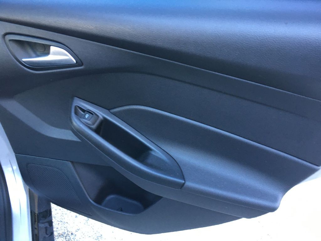 2014 Ford Focus Image 18