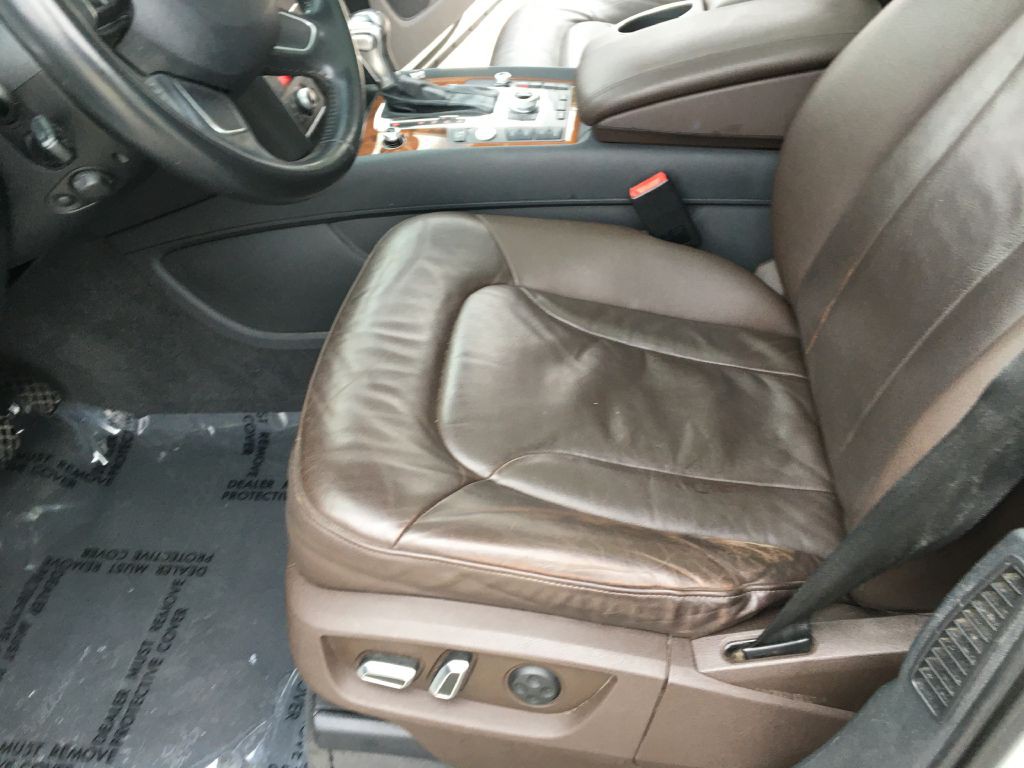 2015 Audi Q7 Image 16