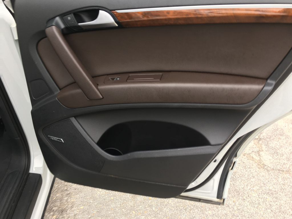 2015 Audi Q7 Image 19