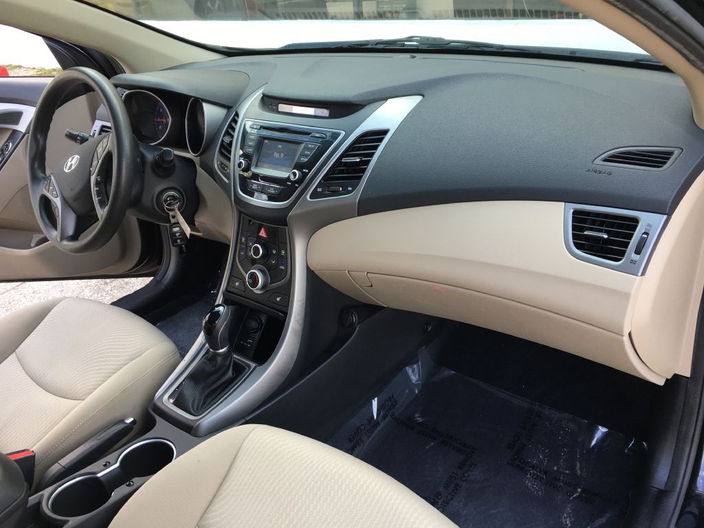 2014 Hyundai Elantra Image 15