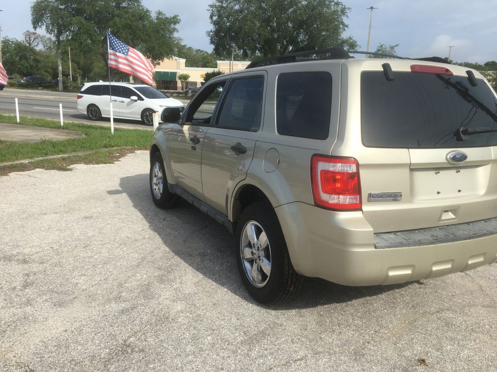 2010 Ford Escape Image 6