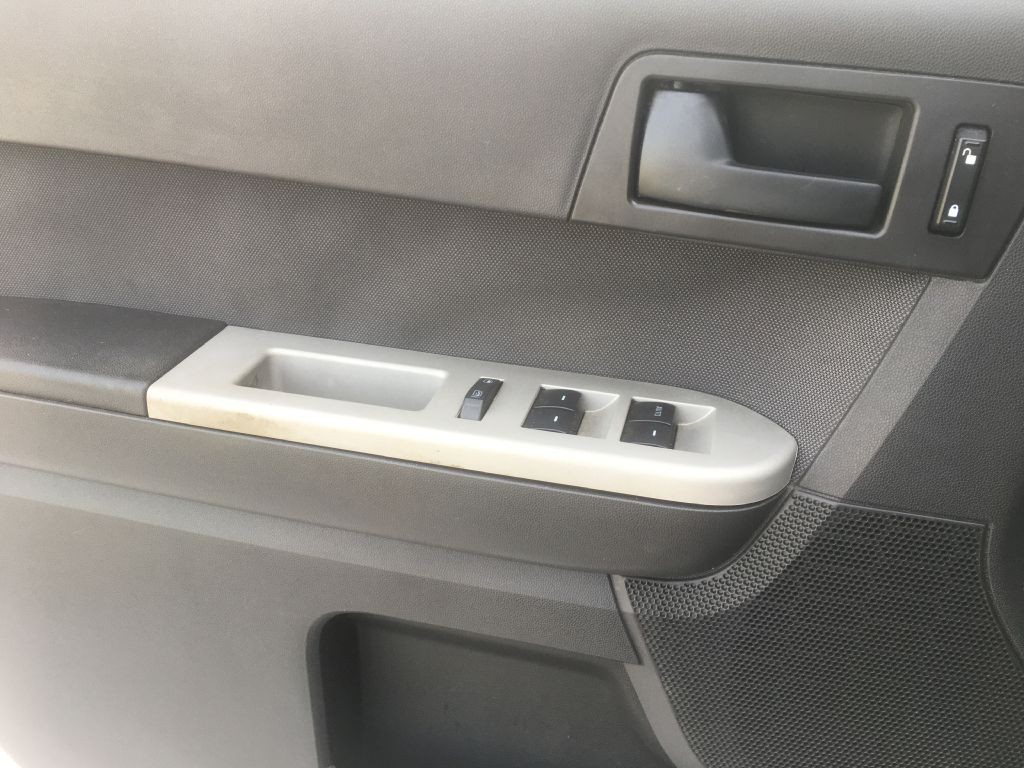 2010 Ford Escape Image 10