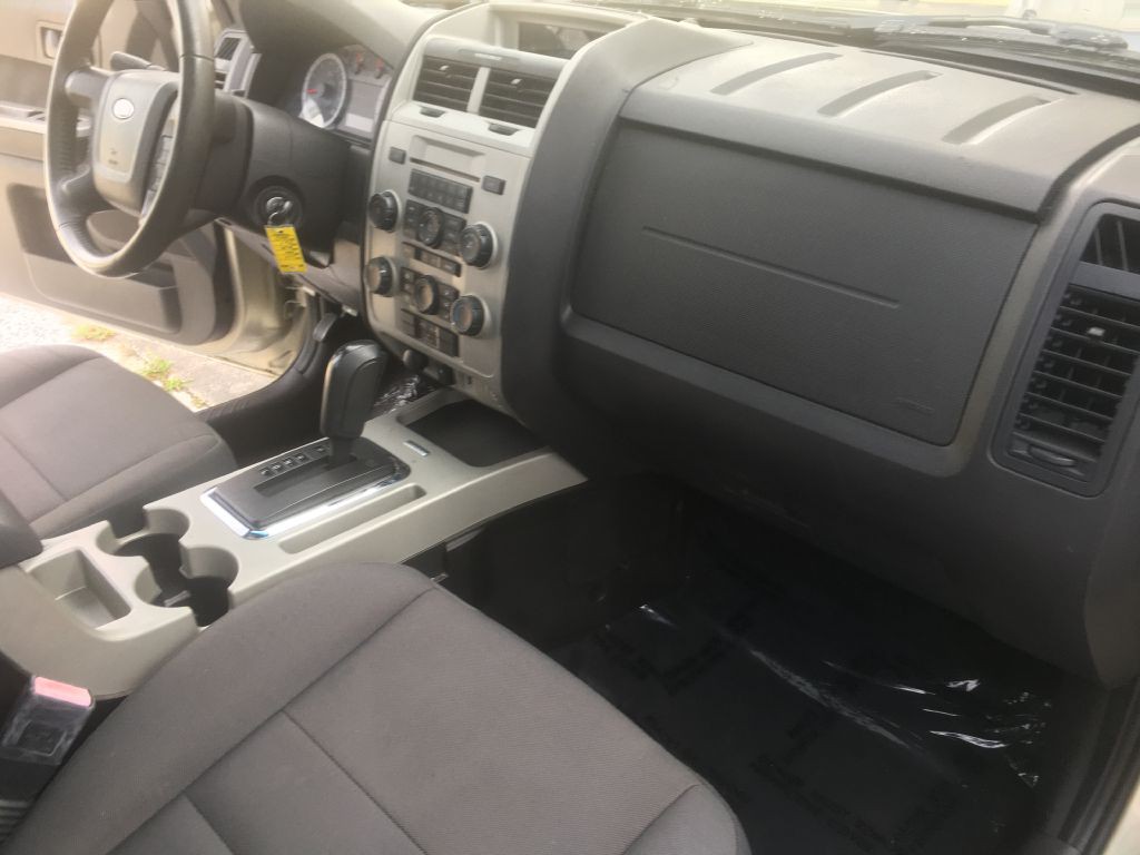 2010 Ford Escape Image 14