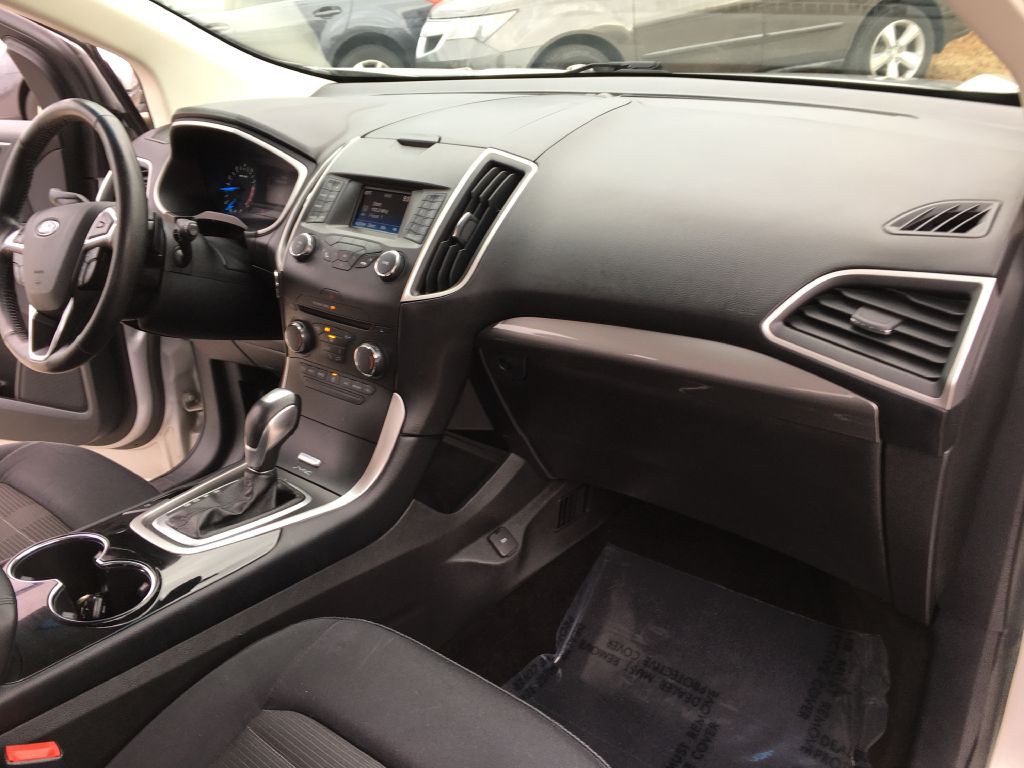 2016 Ford Edge Image 13
