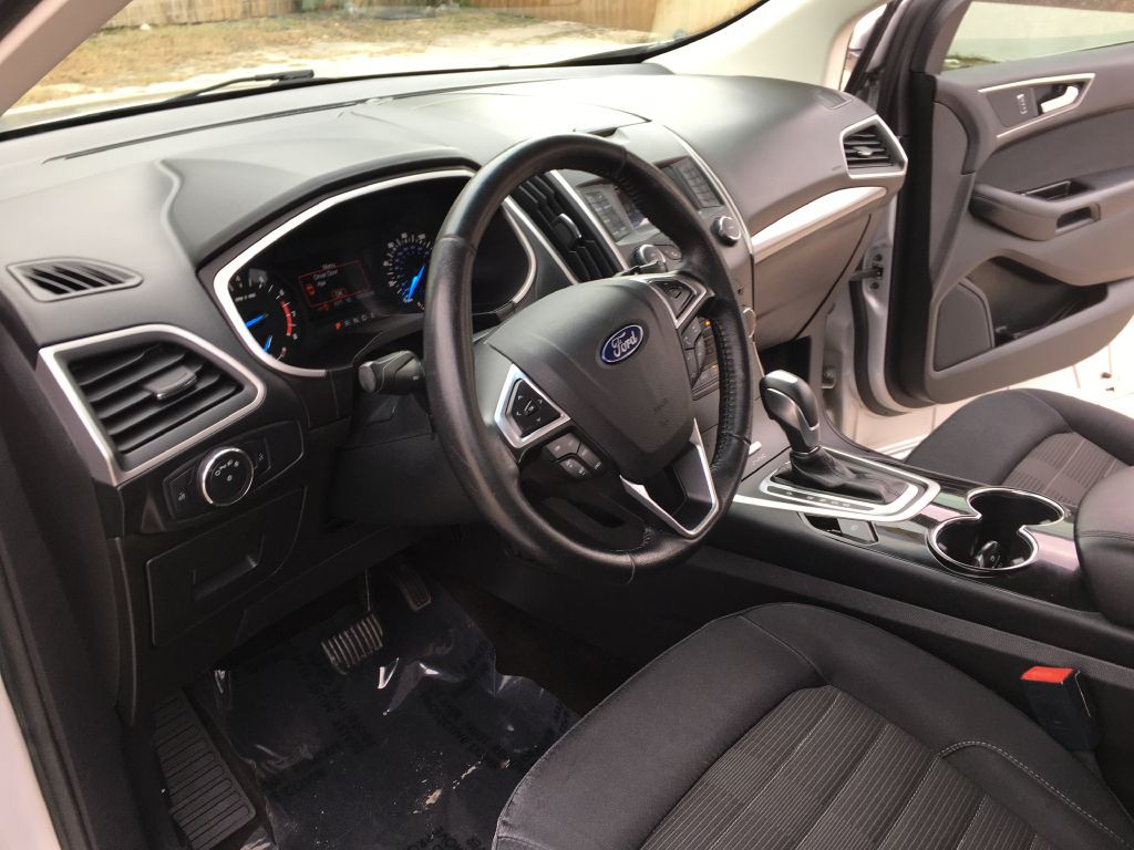 2016 Ford Edge Image 16