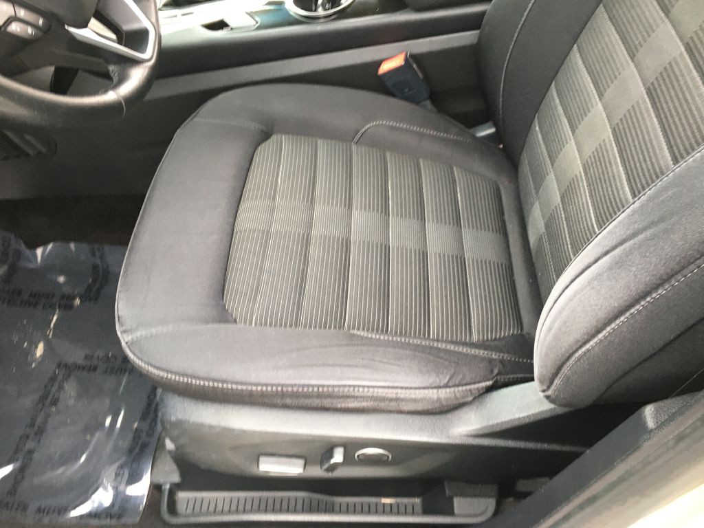 2016 Ford Edge Image 17