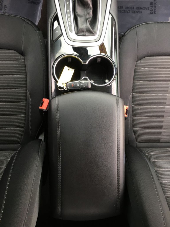 2016 Ford Edge Image 18