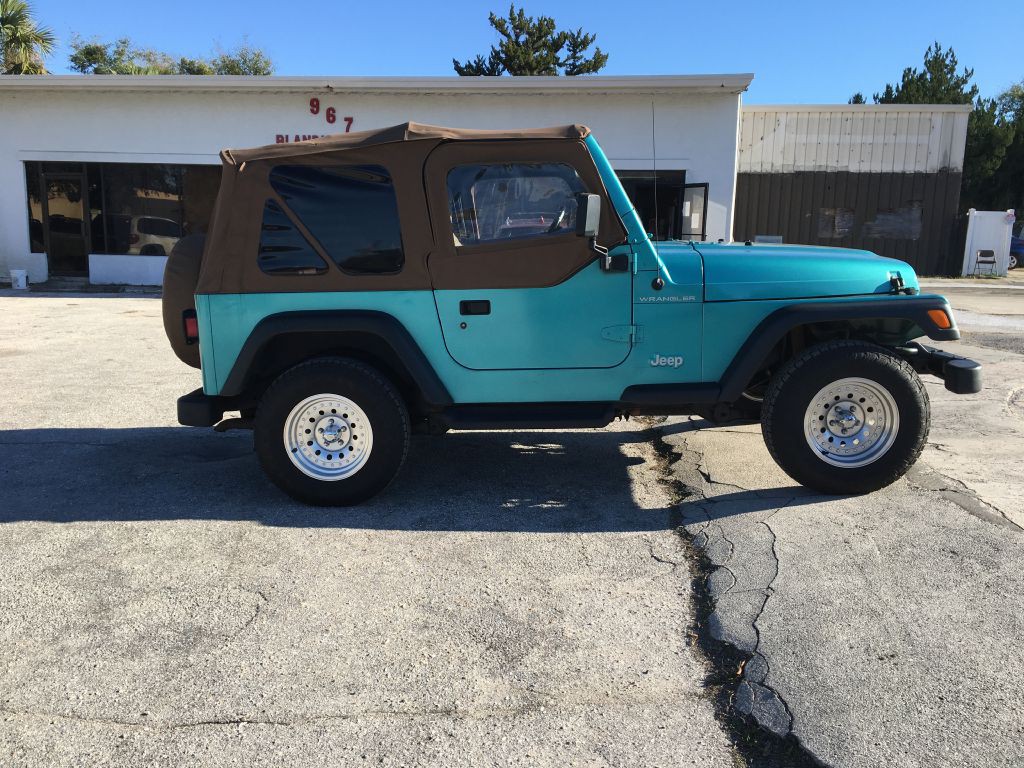 1997 Jeep Wrangler Image 4